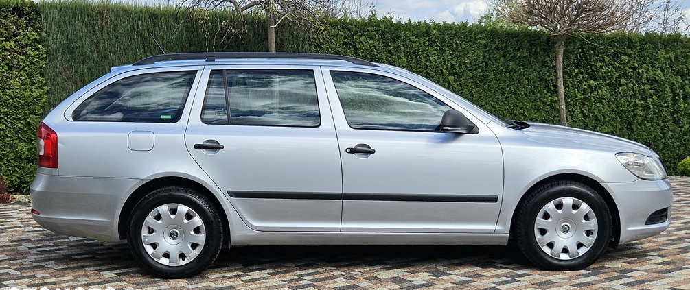 Skoda Octavia cena 25900 przebieg: 259000, rok produkcji 2012 z Radłów małe 781